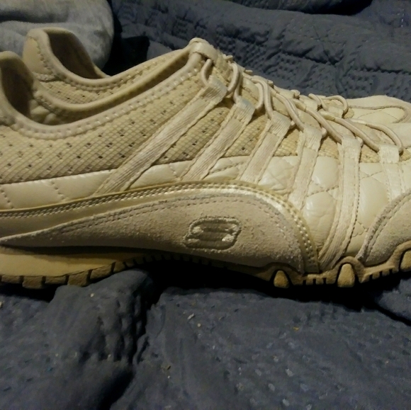 Sketchers size 7. New without box - Picture 1 of 4